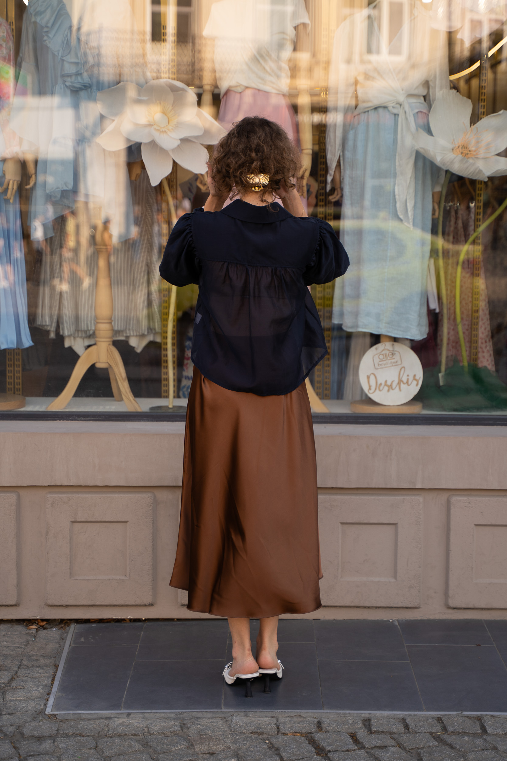 Fusta din satin maro