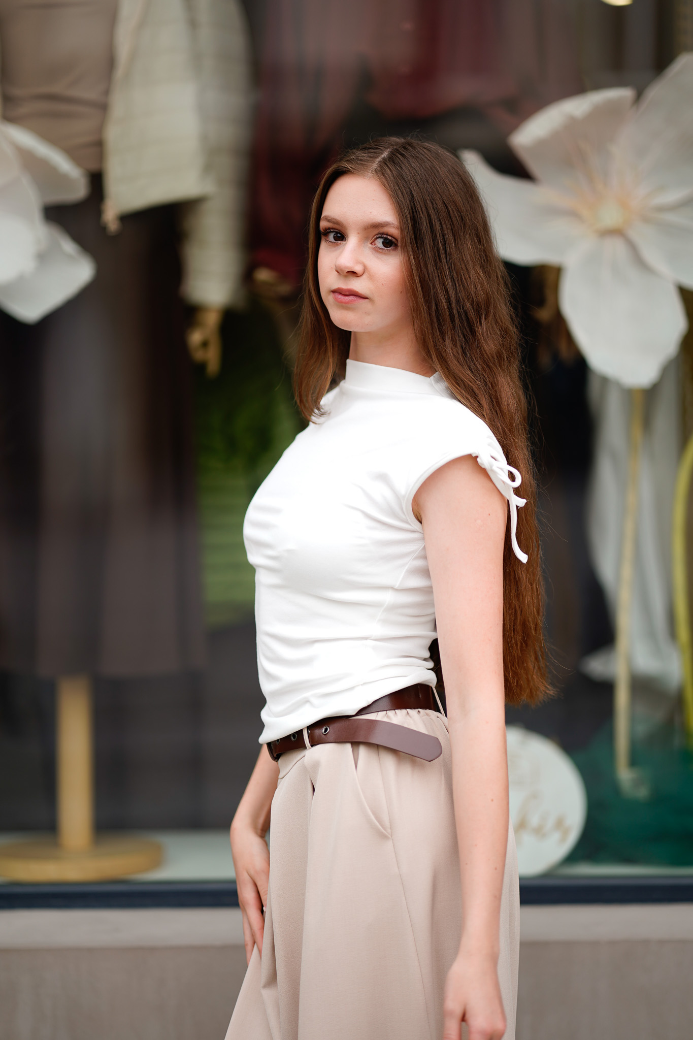 Bluza alba cu snururi