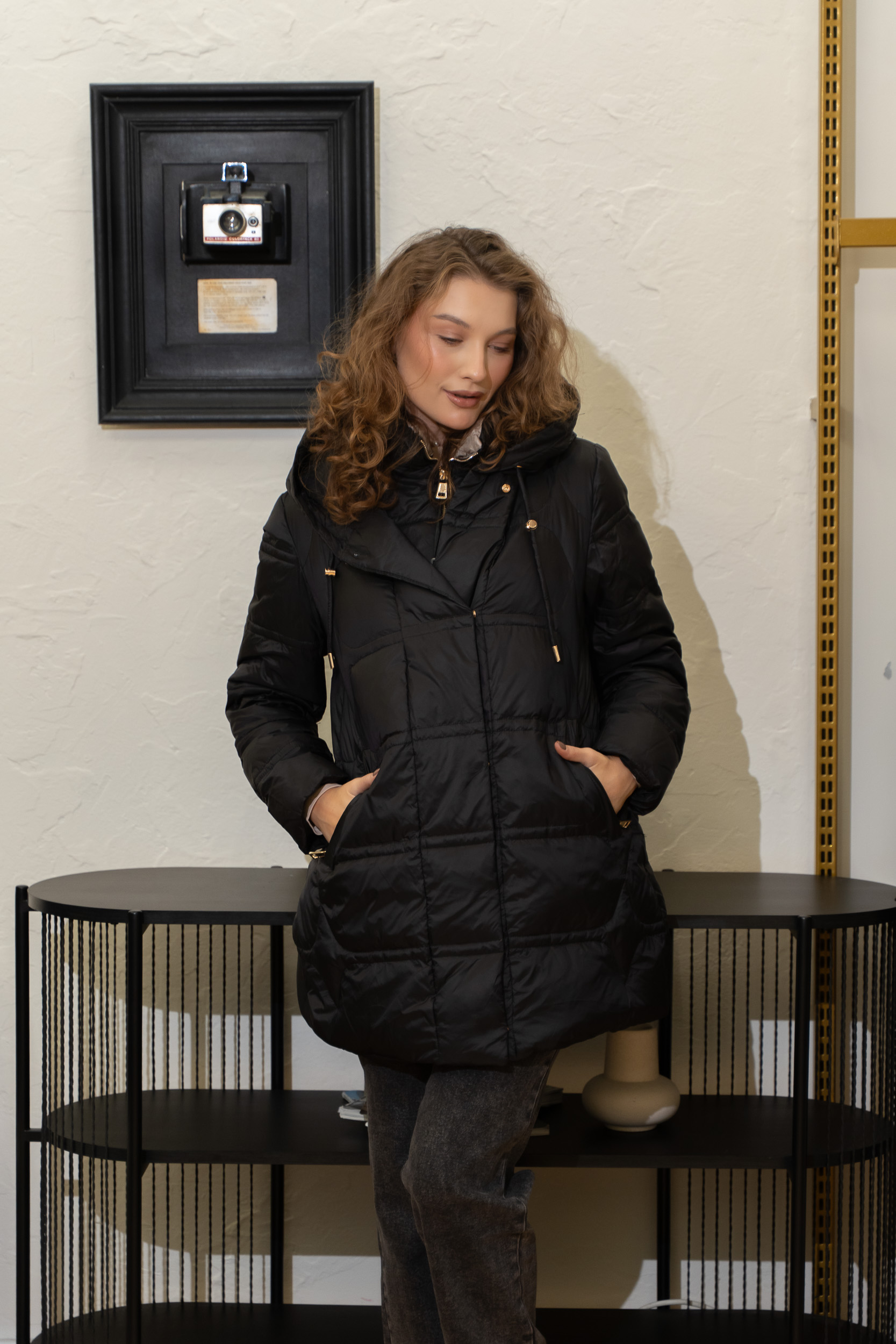 Geacă matlasata cu fermoar si capse neagră