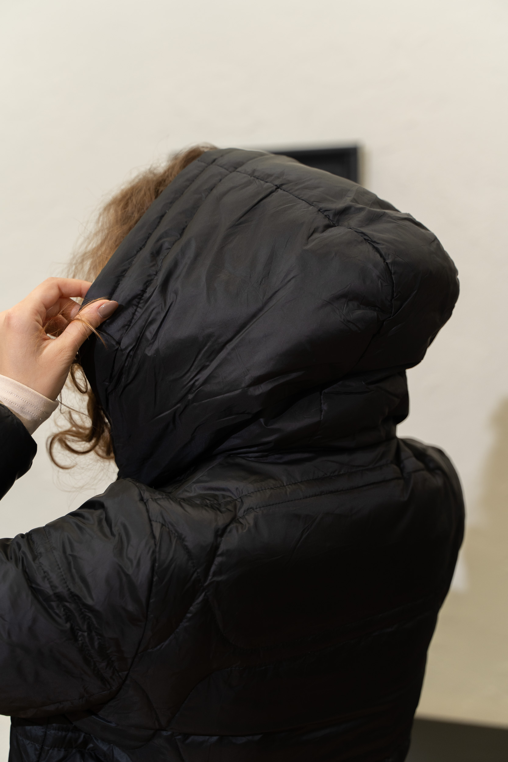 Geacă matlasata cu fermoar si capse neagră