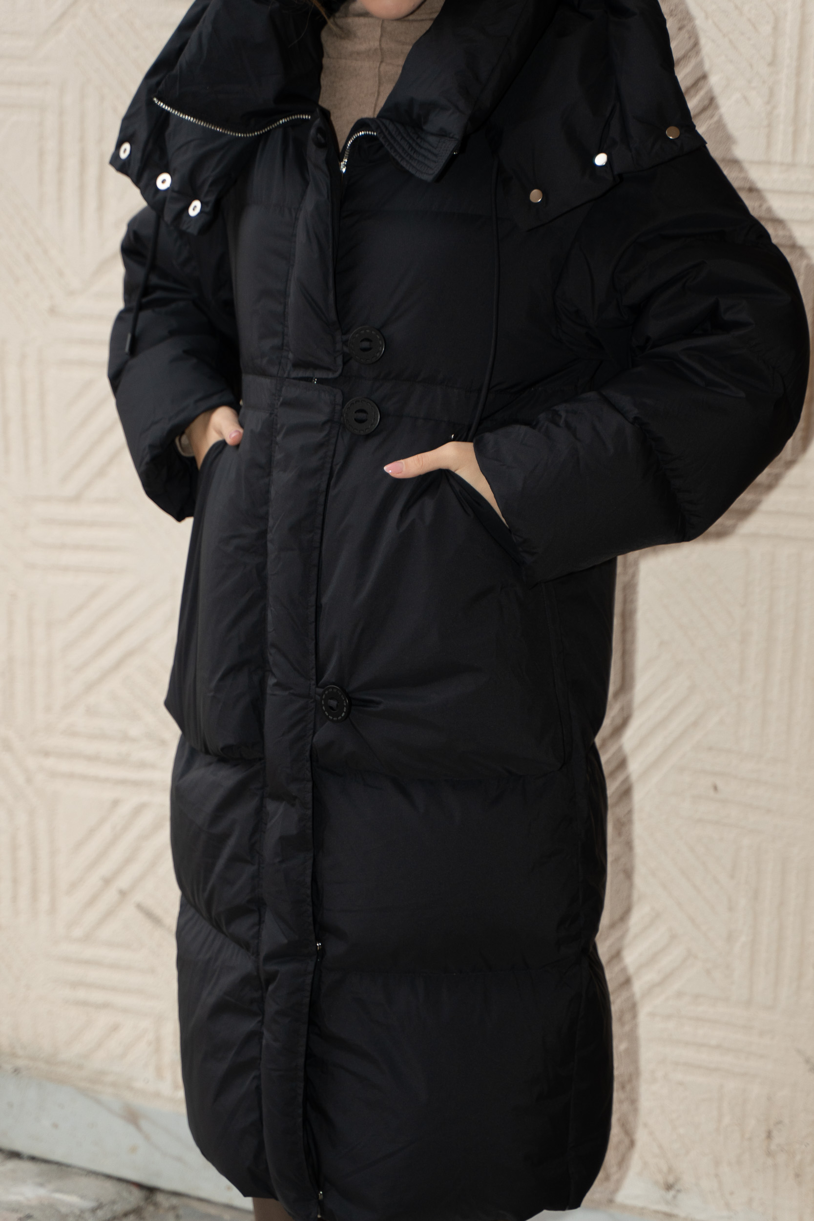 Geacă lungă neagră cu buzunare ample